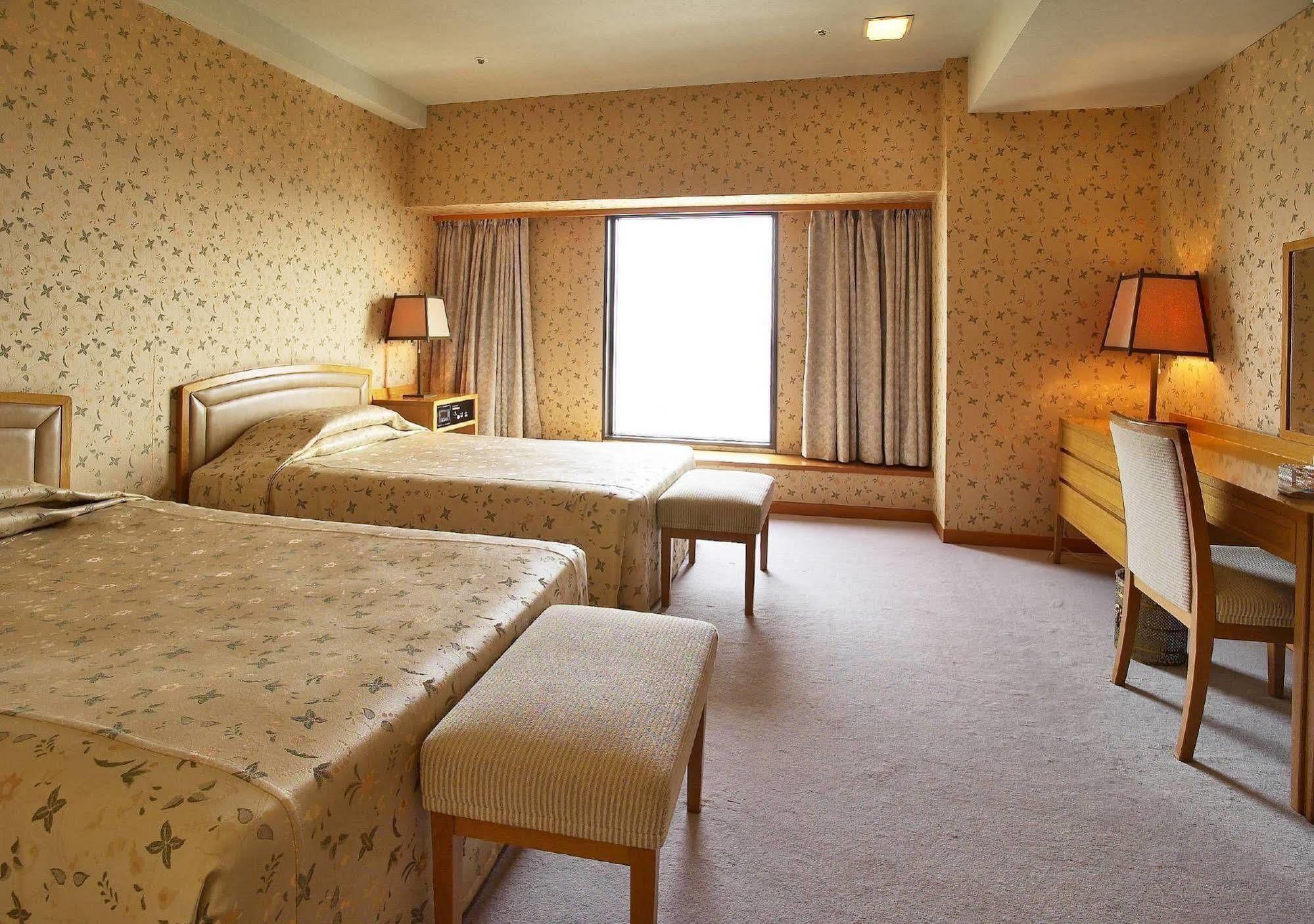 Ana Crowne Plaza Kumamoto New Sky By Ihg Hotel Exterior foto